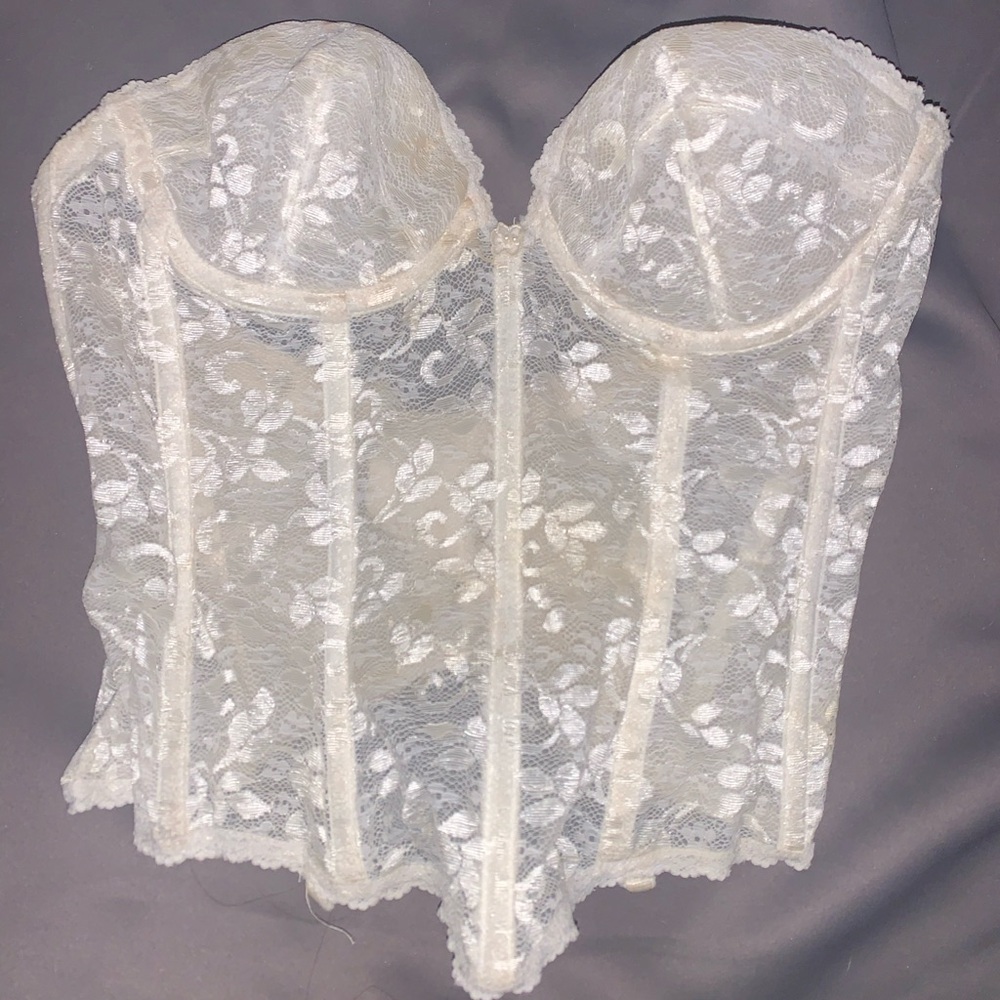 Vintage White Lace Bustier 36B with lined cups, underwire, and flexible boning